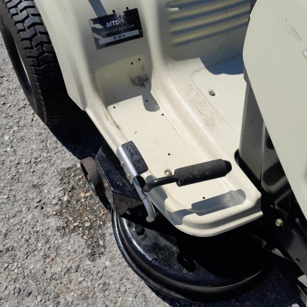 Tracteur à gazon MTD. – Image 5