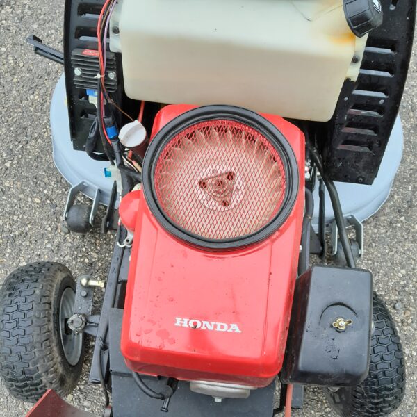 Tracteur à gazon Honda 2213! – Image 6