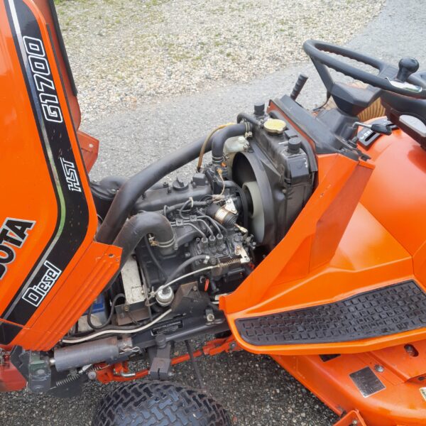 Tracteur, tondeuse, chasse-neige Kubota G1700. – Image 7