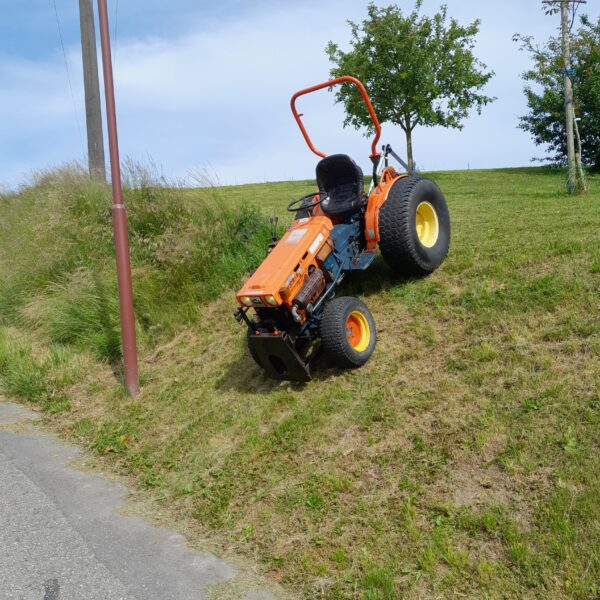 Tracteur Kubota B7100. – Image 9