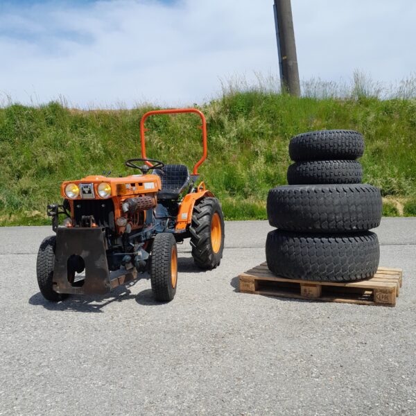 Tracteur Kubota B7100. – Image 3