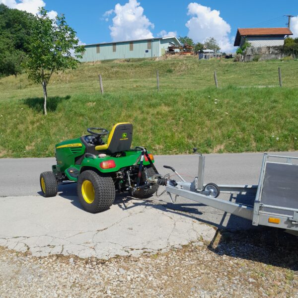 Tracteur à gazon John-Deere X748. – Image 9