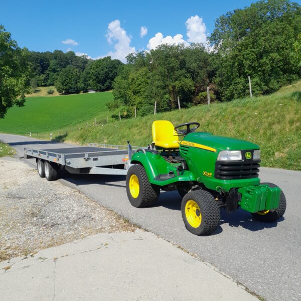 Tracteur à gazon John-Deere X748. – Image 8
