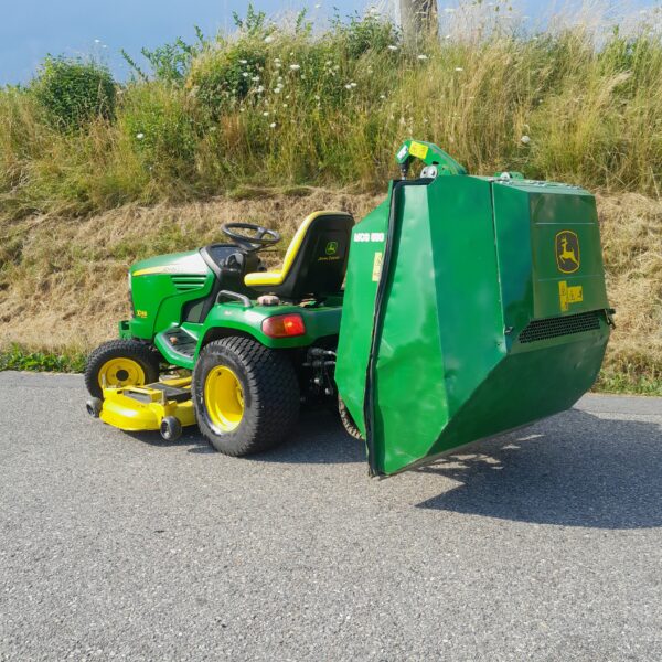 Tracteur à gazon John-Deere X748. – Image 4