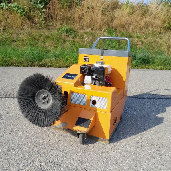 Balayeuse autotractée Taski. – Image 3