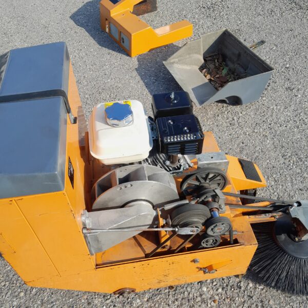 Balayeuse autotractée Taski. – Image 6