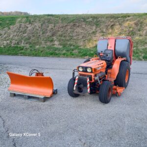 Micro-tracteur Kubota B8200 été-hiver.